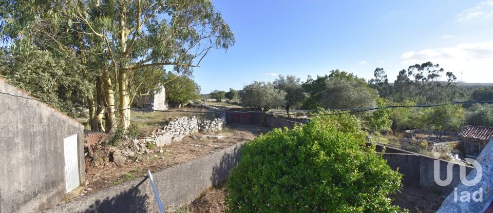 Moradia T2 em São Miguel, Santa Eufémia e Rabaçal de 262 m²