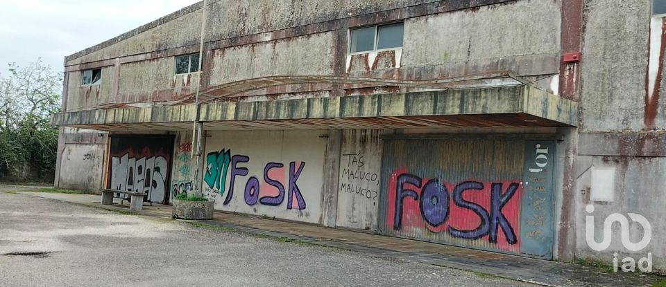 Boutique/Local commercial à Queluz e Belas de 6 235 m²