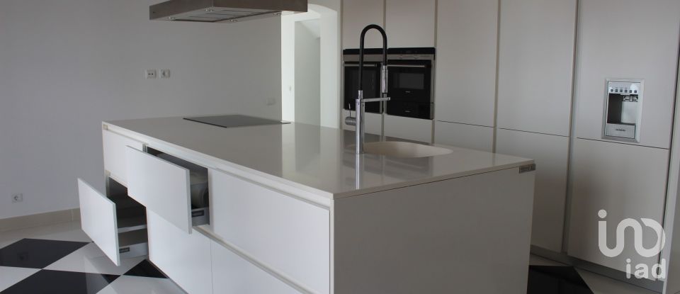 House T6 in Amoreira of 564 m²