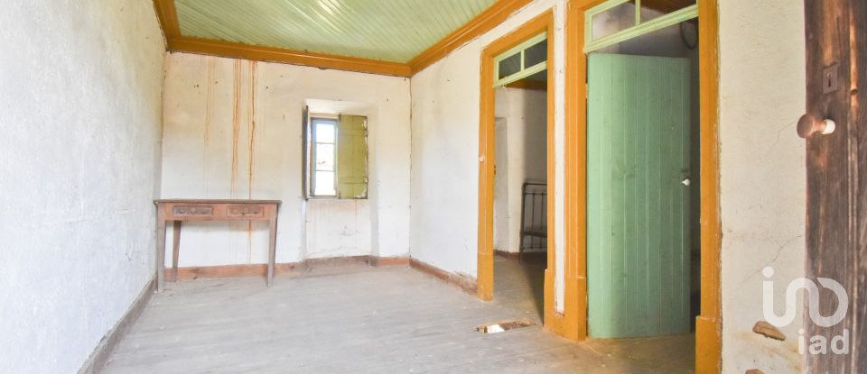 Maison de village T2 à Vila Nova de 200 m²