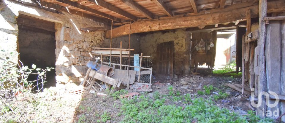 Maison de village T2 à Vila Nova de 200 m²