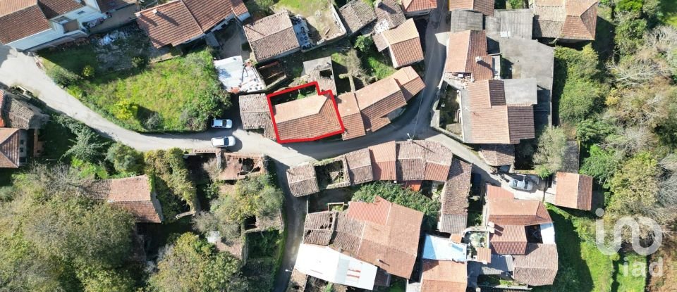 Maison de village T2 à Vila Nova de 200 m²