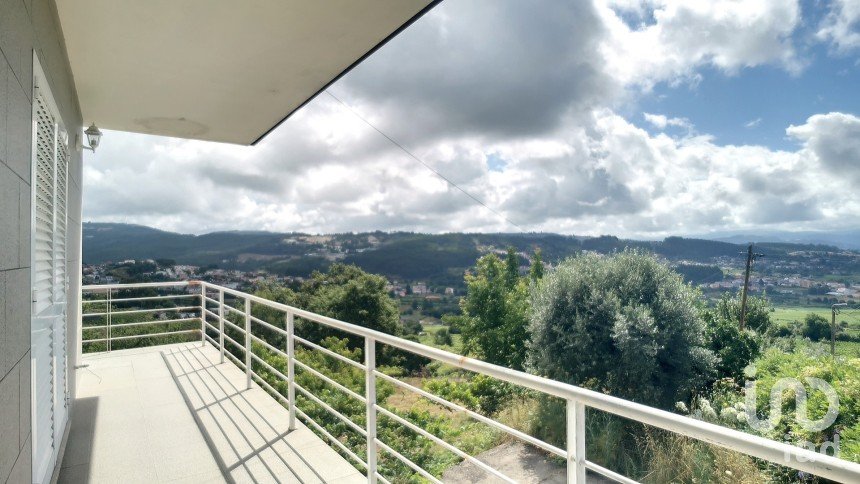 Moradia T4 em Valpedre de 415 m²