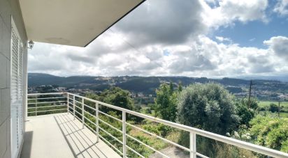 Moradia T4 em Valpedre de 415 m²