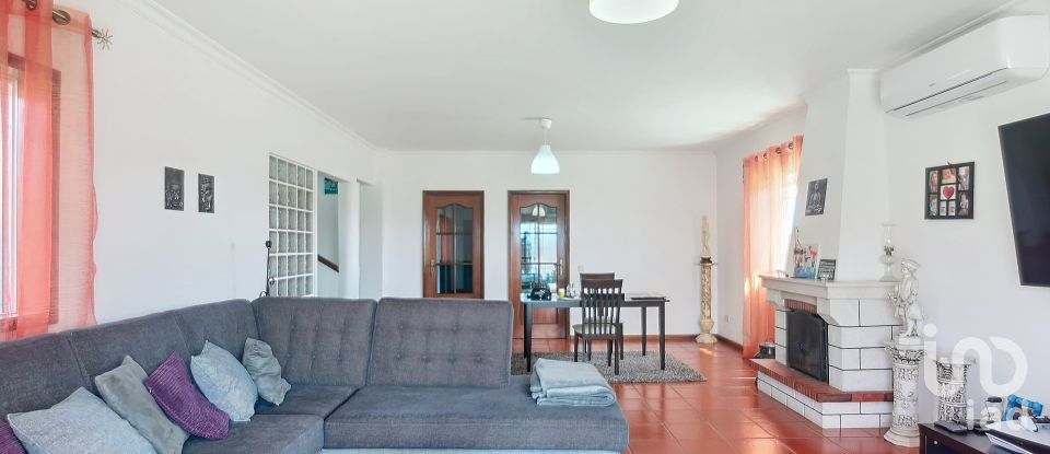 Moradia T4 em Valpedre de 415 m²