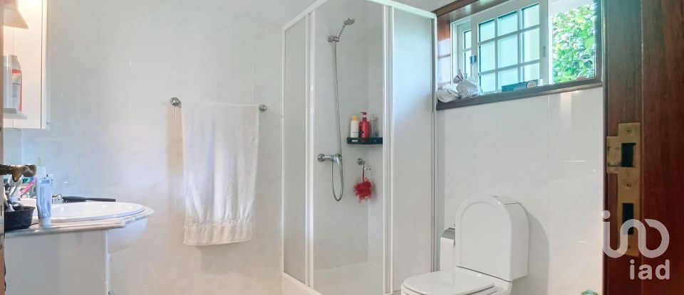 Moradia T4 em Valpedre de 415 m²