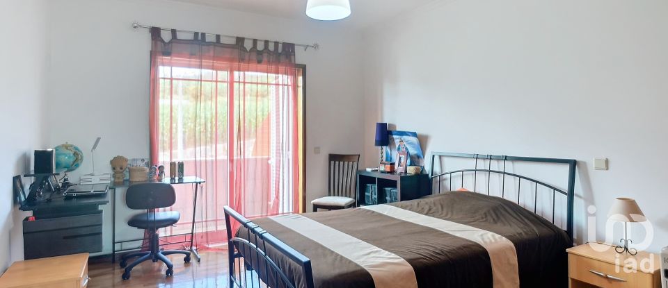 Moradia T4 em Valpedre de 415 m²