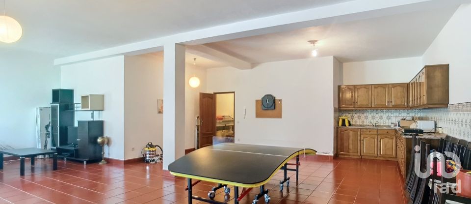 Moradia T4 em Valpedre de 415 m²