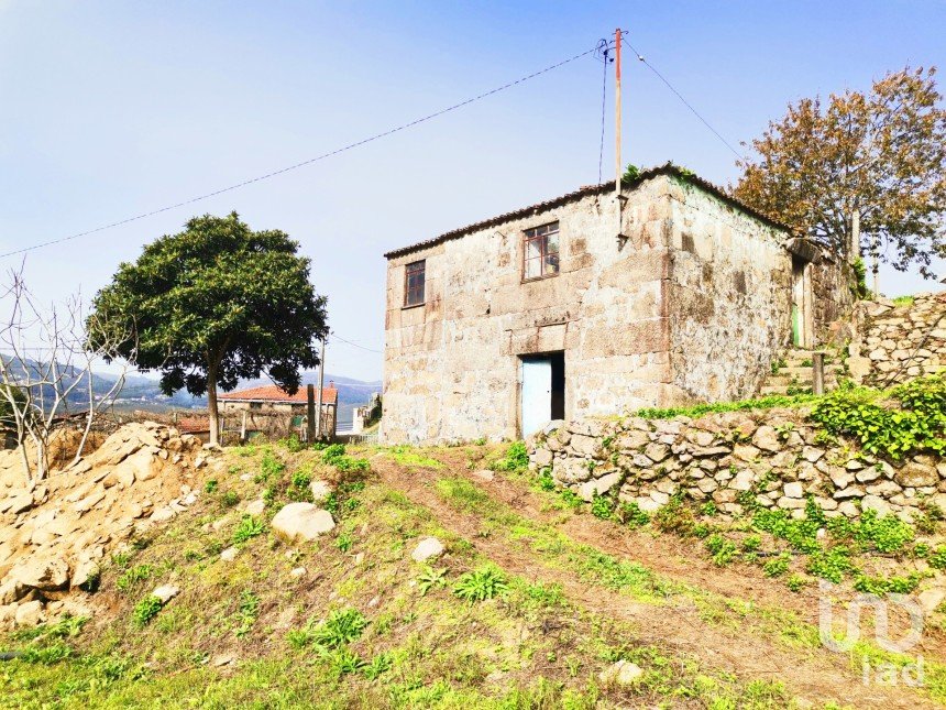 Moradia T3 em Vilela, São Cosme e São Damião e Sá de 597 m²