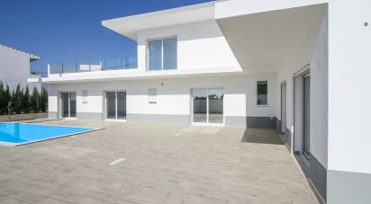 House T4 in Altura of 255 m²