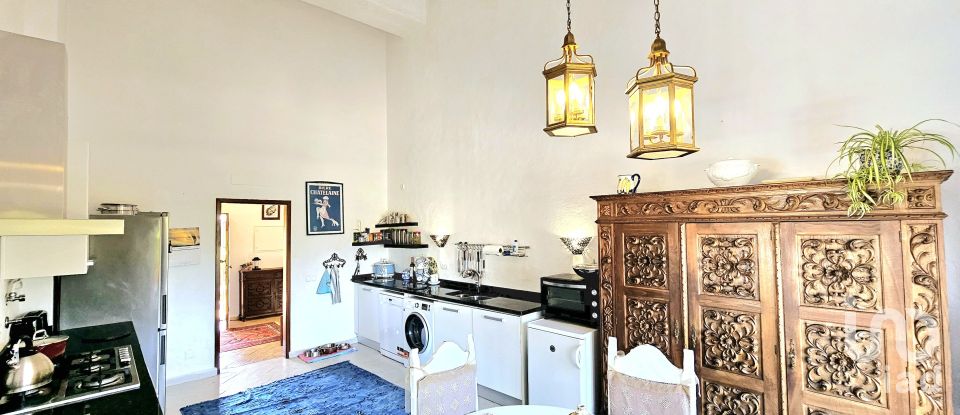 House T3 in Mexilhoeira Grande of 208 m²