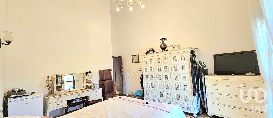 House T3 in Mexilhoeira Grande of 208 m²