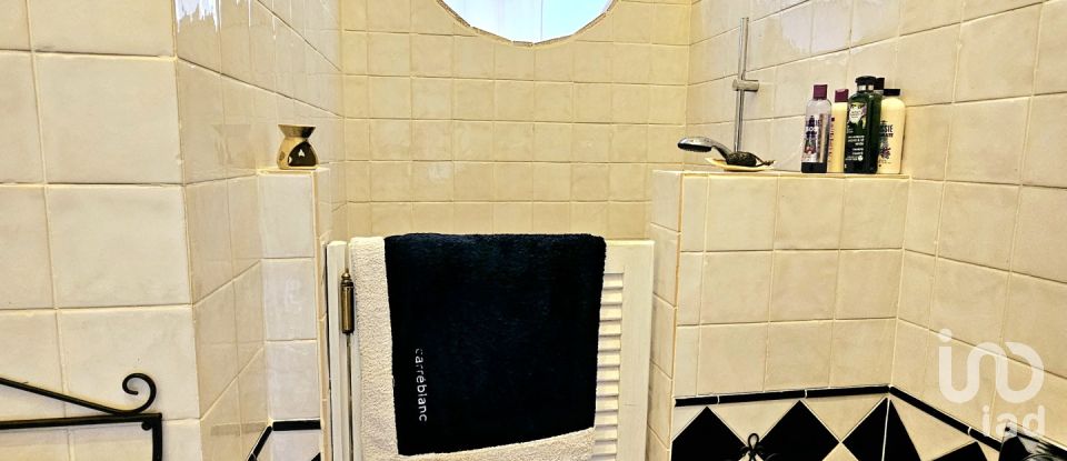 House T3 in Mexilhoeira Grande of 208 m²