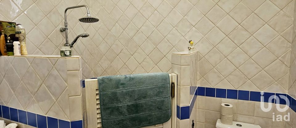 House T3 in Mexilhoeira Grande of 208 m²