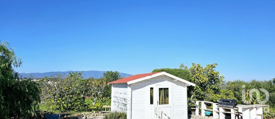 House T3 in Mexilhoeira Grande of 208 m²