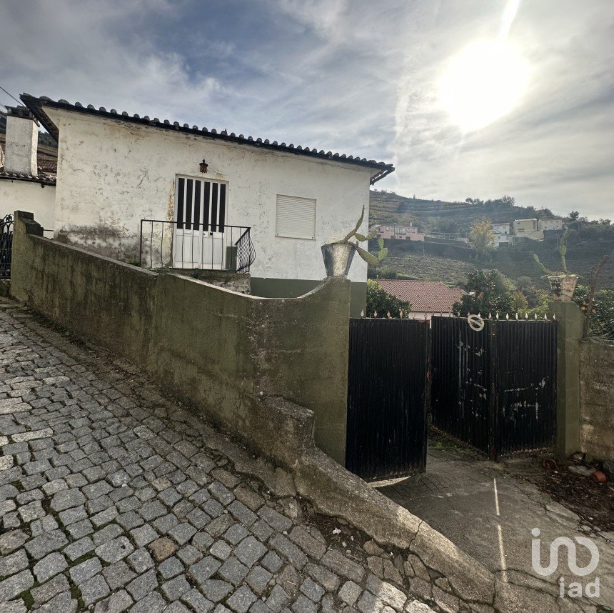 Village house T4 in Alvações do Corgo of 420 m²