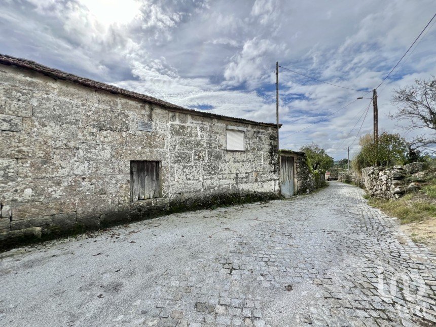 Casa de aldeia T0 em Cambra e Carvalhal de Vermilhas de 350 m²