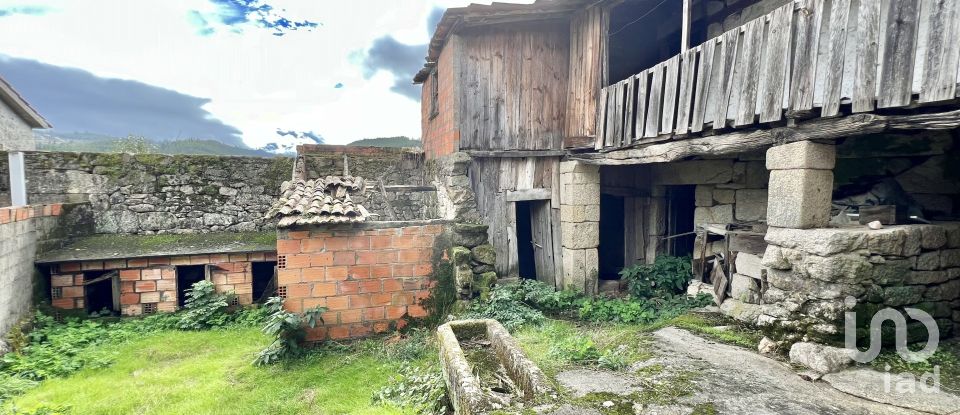 Casa de aldeia T0 em Cambra e Carvalhal de Vermilhas de 350 m²