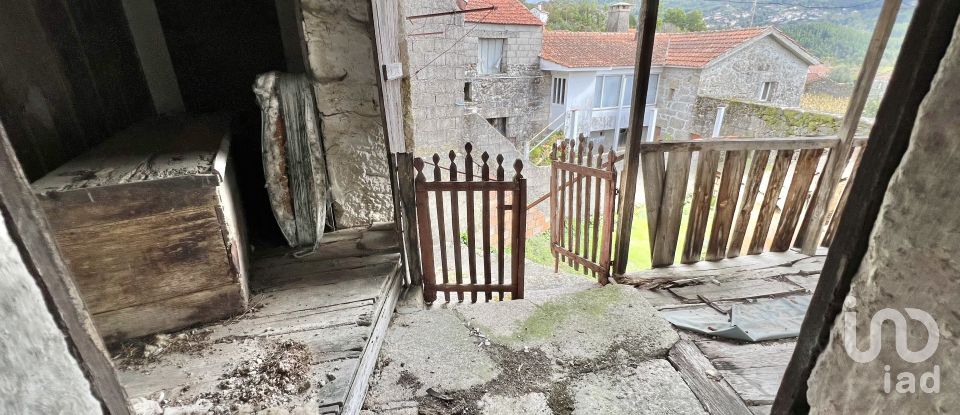 Casa de aldeia T0 em Cambra e Carvalhal de Vermilhas de 350 m²