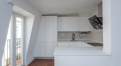 Apartment T2 in Misericórdia of 70 m²