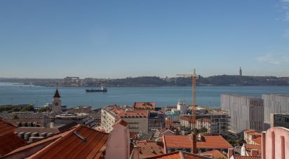 Apartment T2 in Misericórdia of 70 m²