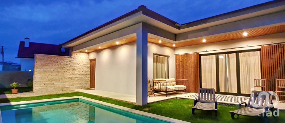 Moradia T3 em Esmoriz de 222 m²