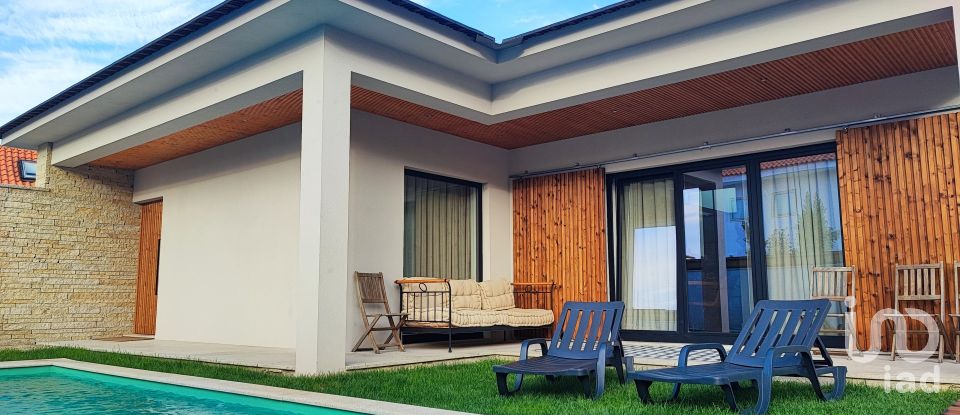 Moradia T3 em Esmoriz de 222 m²