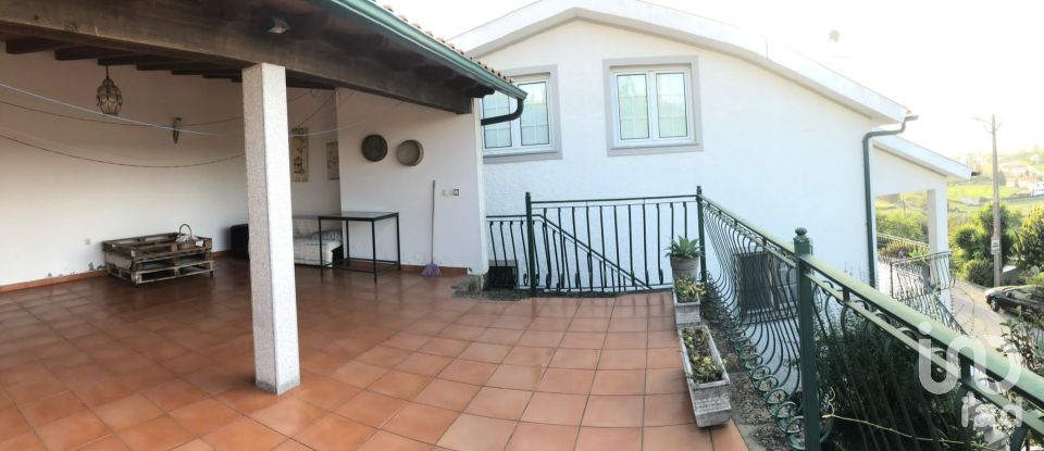 Casa tradicional T4 em Oliveira do Hospital e São Paio de Gramaços de 262 m²