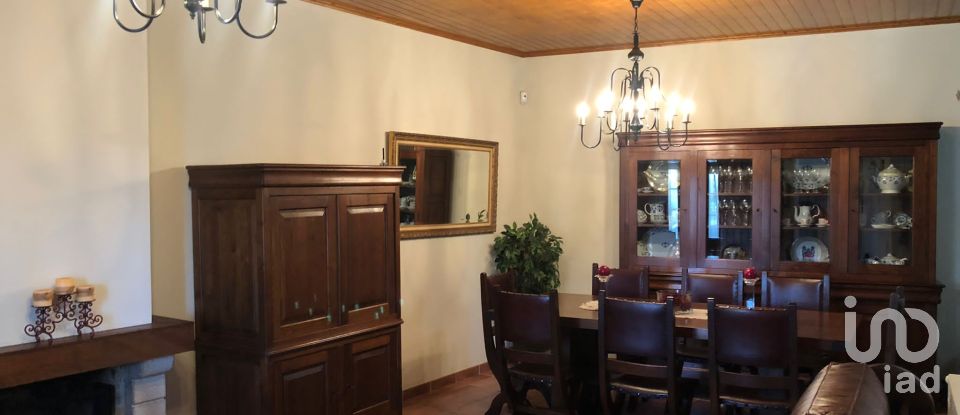 Casa tradicional T4 em Oliveira do Hospital e São Paio de Gramaços de 262 m²