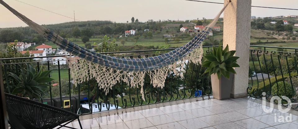 Casa tradicional T4 em Oliveira do Hospital e São Paio de Gramaços de 262 m²