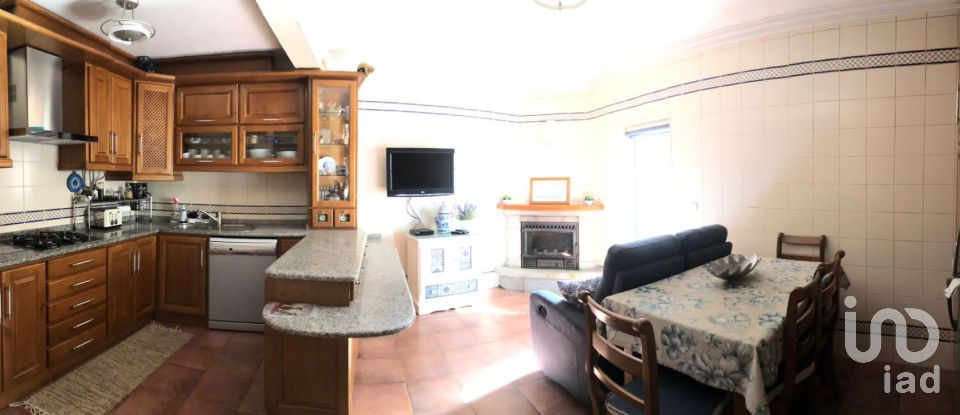 Casa tradicional T4 em Oliveira do Hospital e São Paio de Gramaços de 262 m²