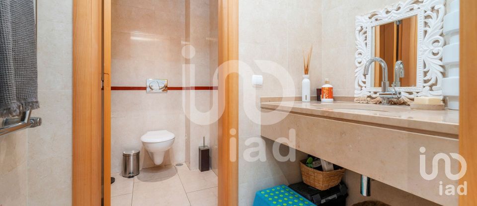 House T4 in Quarteira of 240 m²