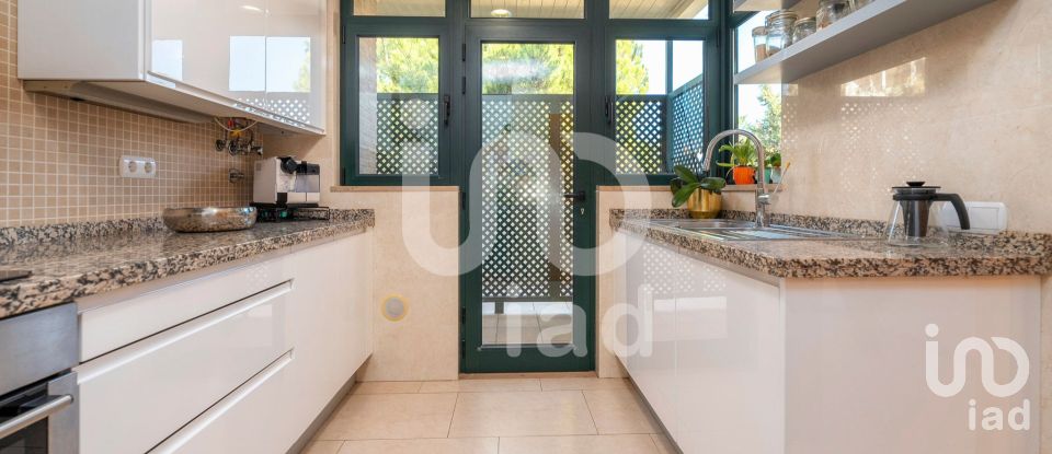 House T4 in Quarteira of 240 m²