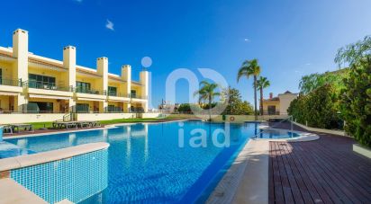 House T4 in Quarteira of 240 m²