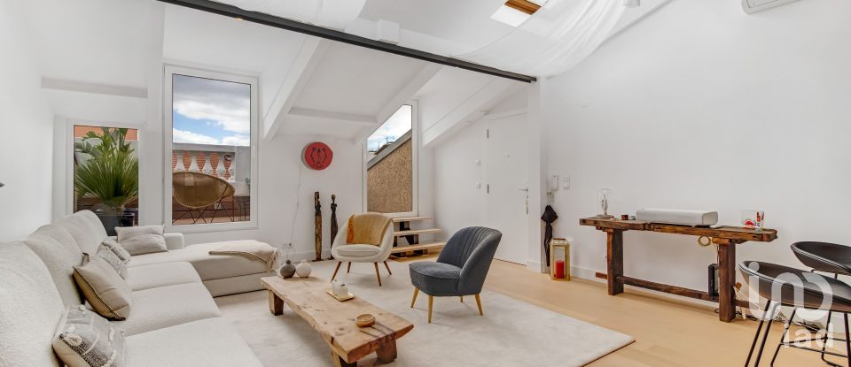 Apartment T2 in Misericórdia of 110 m²