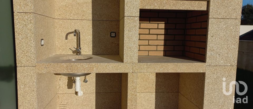 Maison T3 à Abade de Neiva de 308 m²