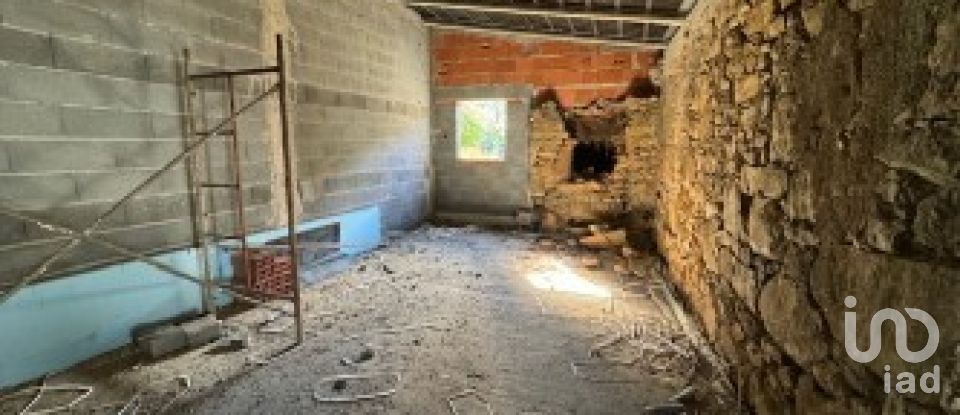 House T3 in Figueiró dos Vinhos e Bairradas of 266 m²