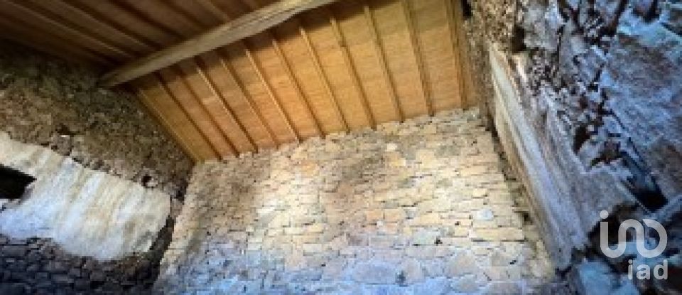 House T3 in Figueiró dos Vinhos e Bairradas of 266 m²