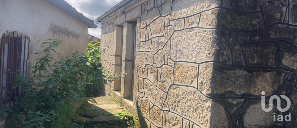 Village house T3 in Santa Cruz da Trapa e São Cristóvão de Lafões of 176 m²