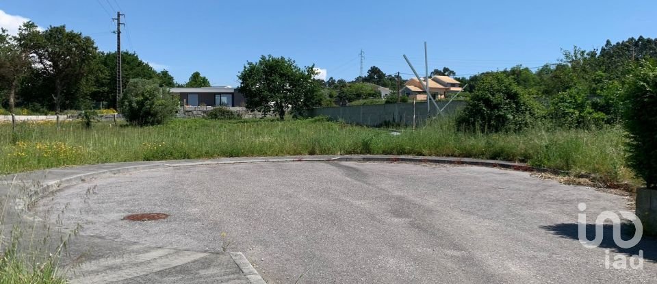 Terreno urbano em Friestas de 1 093 m²