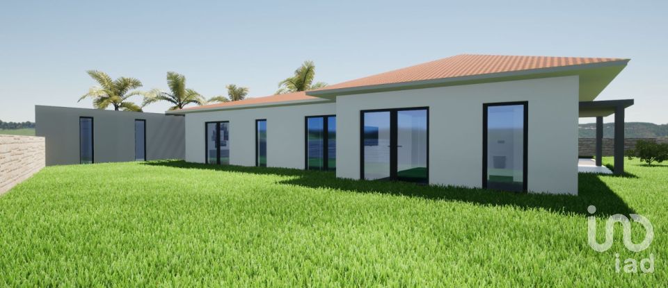 Terreno urbano em Friestas de 1 093 m²