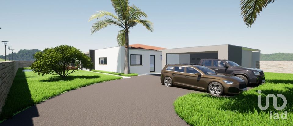 Terreno urbano em Friestas de 1 093 m²