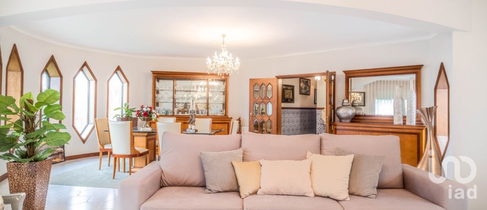 Moradia T3 em Abação E Gémeos de 189 m²