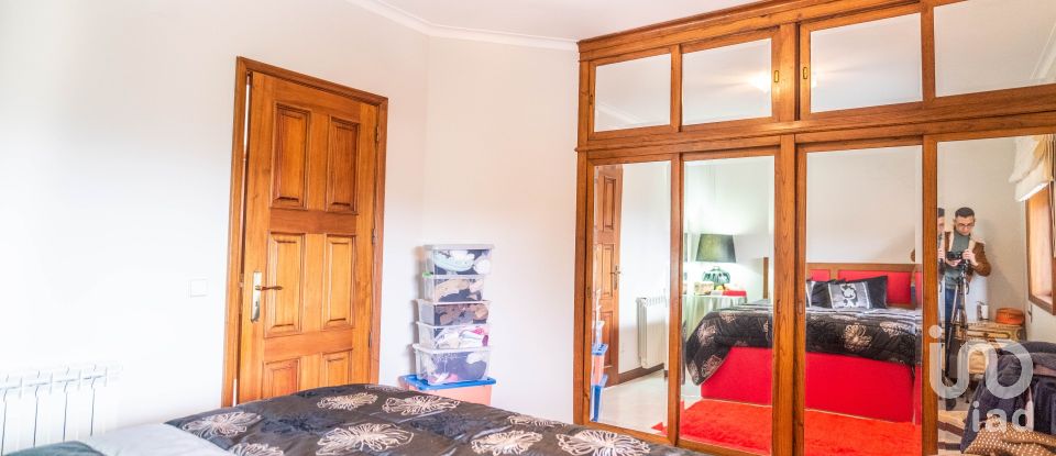 Moradia T3 em Abação E Gémeos de 189 m²