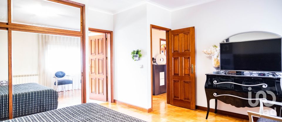 Moradia T3 em Abação E Gémeos de 189 m²