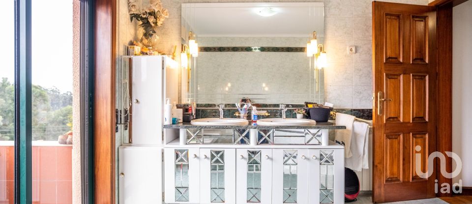 Moradia T3 em Abação E Gémeos de 189 m²