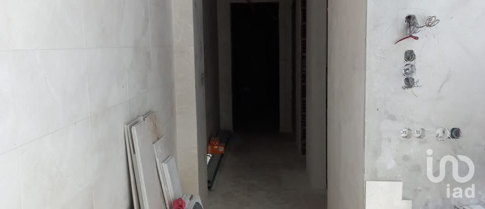 Murs commerciaux à Santo António de 61 m²