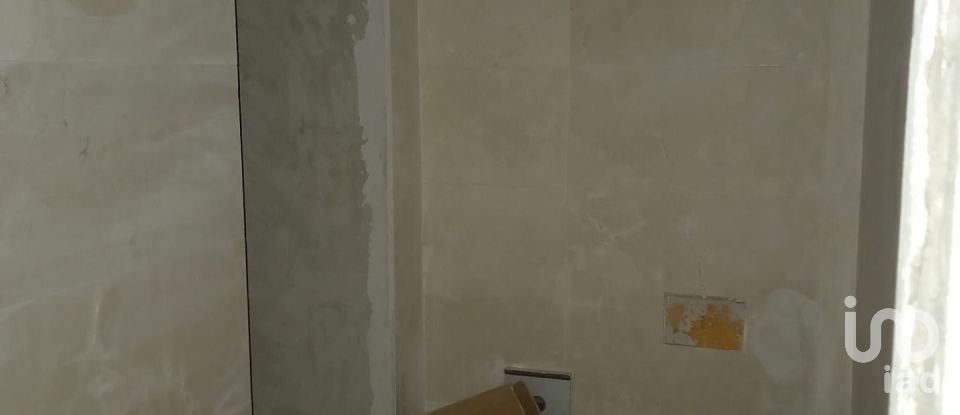 Murs commerciaux à Santo António de 61 m²