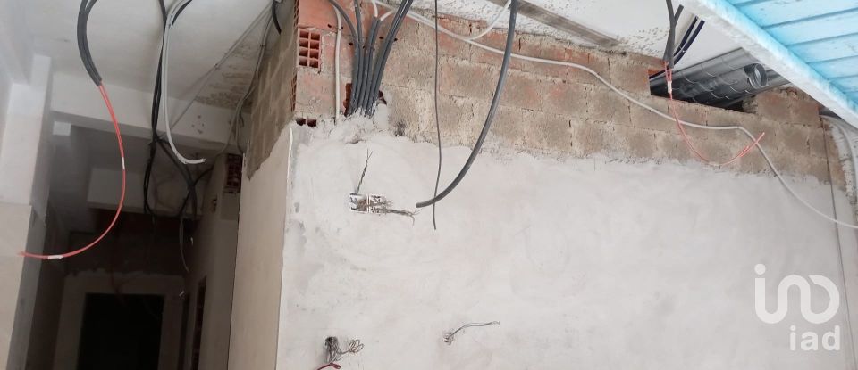 Murs commerciaux à Santo António de 61 m²