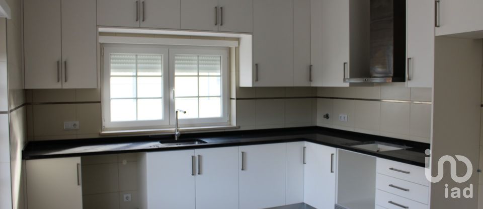 Moradia T4 em Caldas da Rainha - Nossa Senhora do Pópulo, Coto e São Gregório de 320 m²